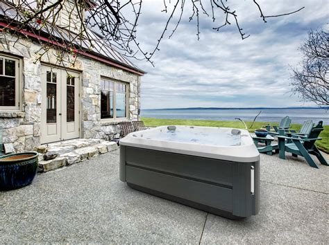 jacuzzi canada website.